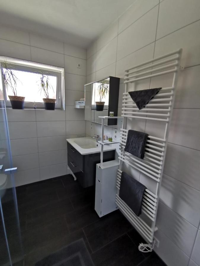 Ferienwohnung Am Dock Apen Exterior foto